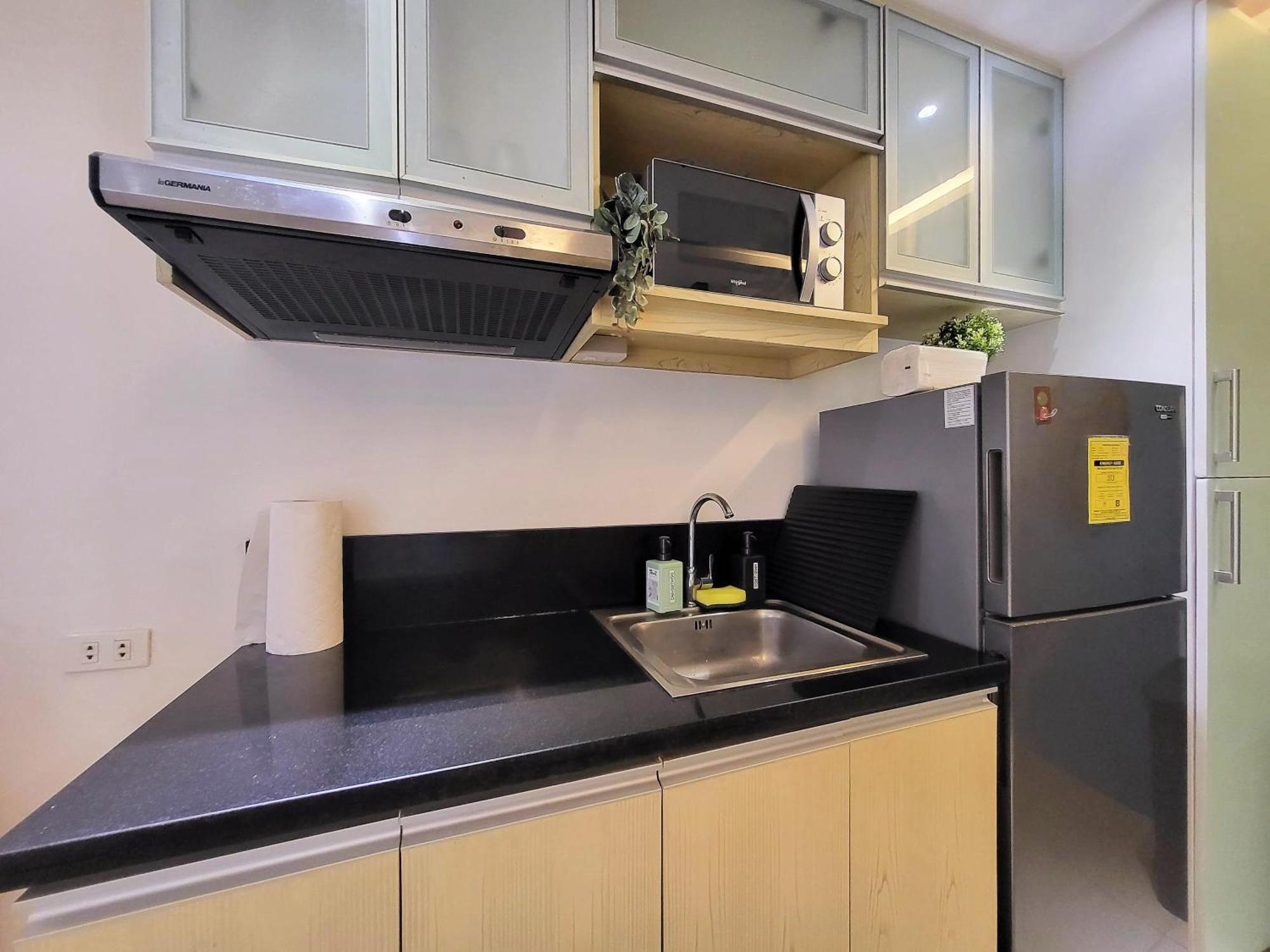 Muggle Stay Guest House - Bonifacio Global City Taguig Манила Экстерьер фото